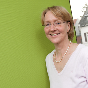 Porträt von Frau Dr. Imhof: blonde Frau mit Brille